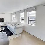 Lovely 4 Bdr Apartment Free Parking