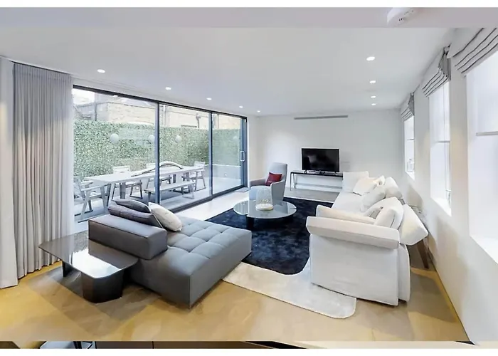 Lovely 4 Bdr Apartment Free Parking
