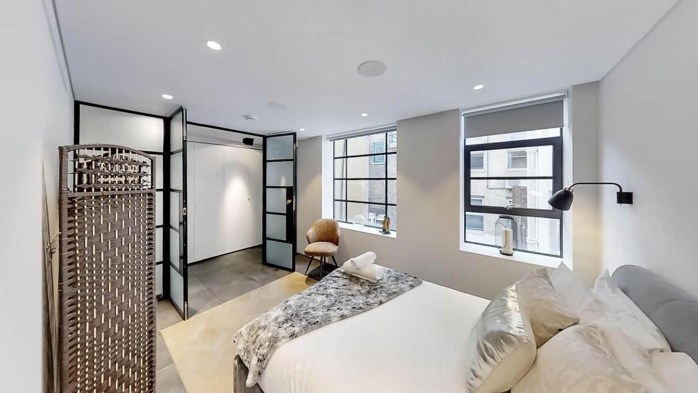 Lovely 4 Bdr Free Parking Appartamento