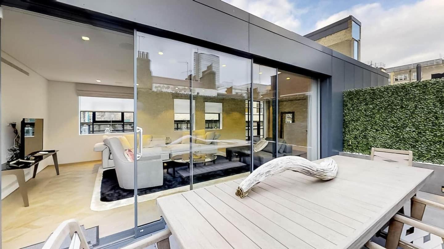 Appartamento Lovely 4 Bdr Free Parking