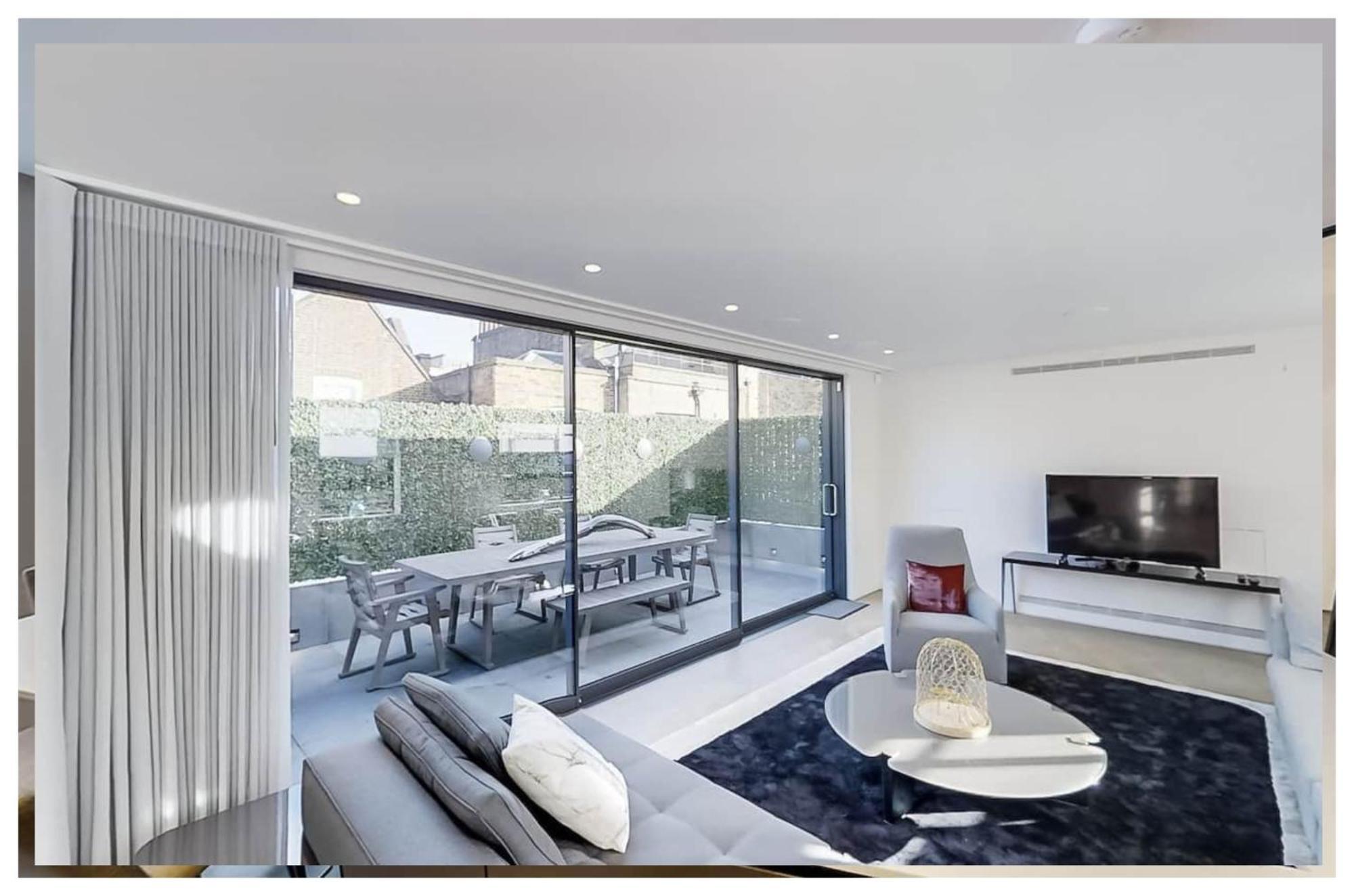 Appartamento Lovely 4 Bdr Free Parking