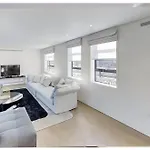 Lovely 4 Bdr Apartment Free Parking